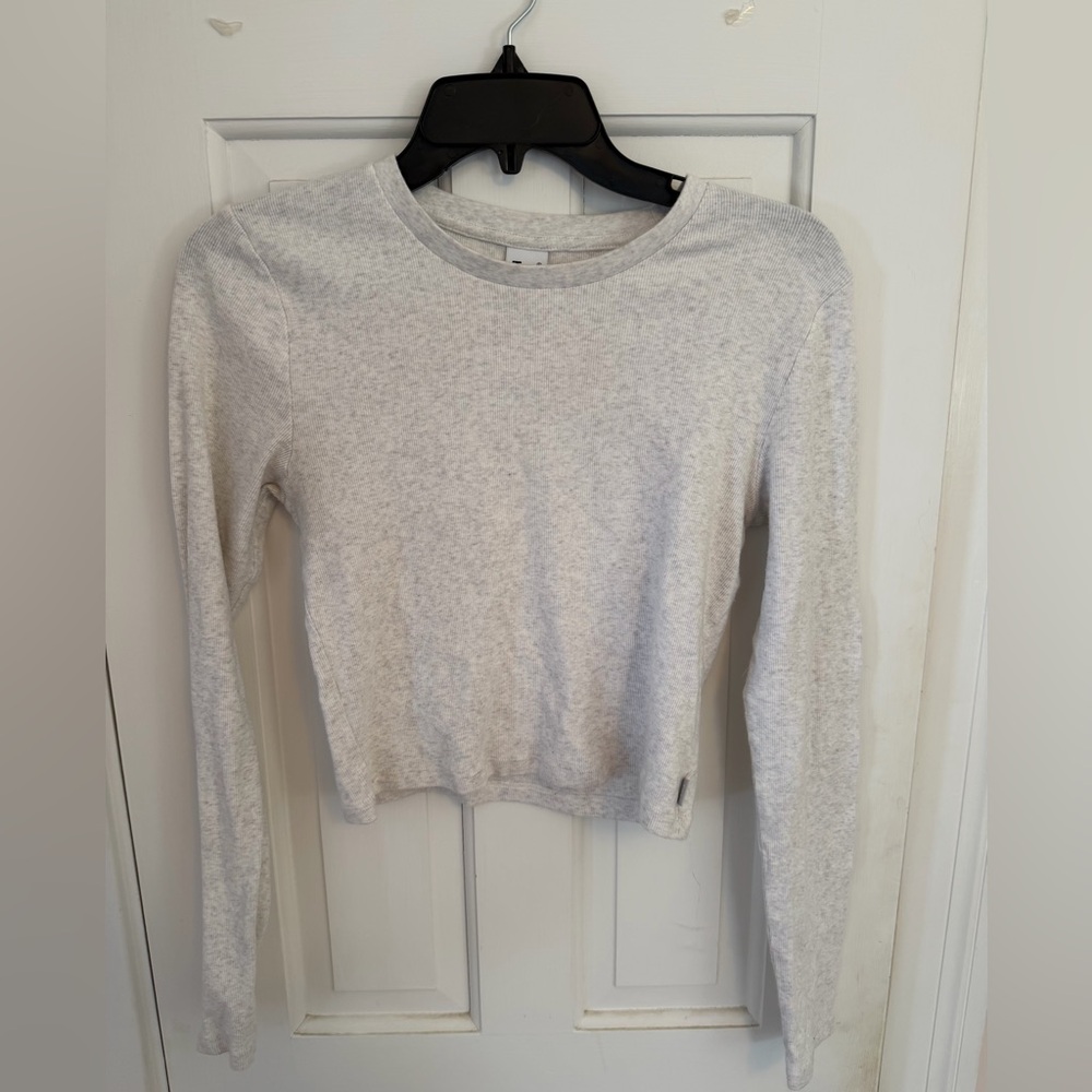 TNA Aritzia Long Sleeve Gray Top